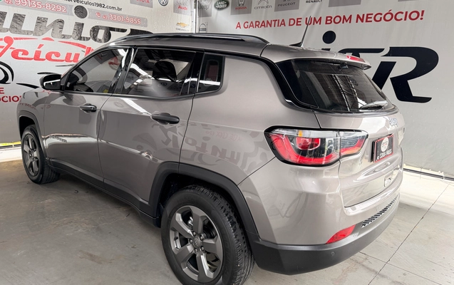 imagem-https://www.socarrao.com.br/sc-vehicle-images-prod/4035583/1790101197605-0432587e-580a-4ff7-afff-4a7e9ed66c85.jpg