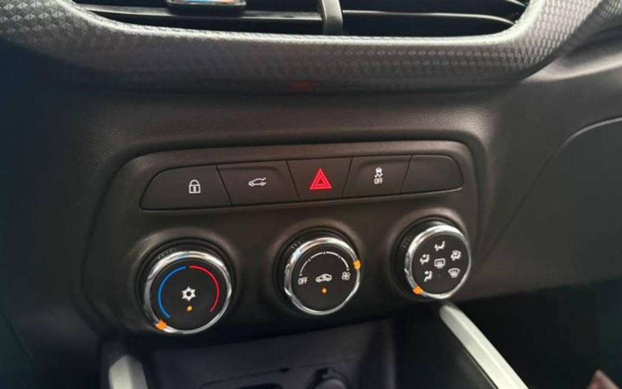 imagem-https://www.socarrao.com.br/sc-vehicle-images-prod/4035844/1790101735140-ODQ5MjM4NV8zX0JfZWM0OWEyMjdhNC5qcGVn.jpeg