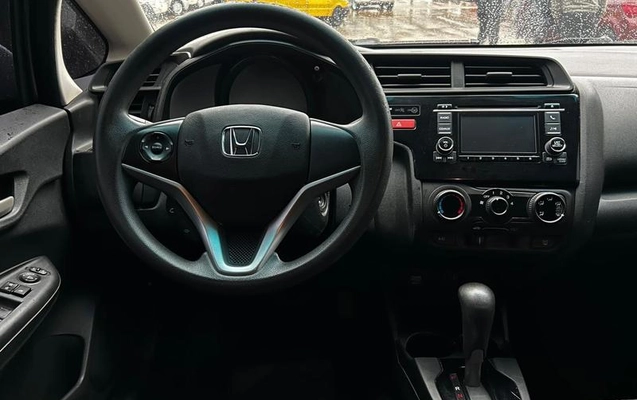 imagem-https://www.socarrao.com.br/sc-vehicle-images-prod/4036150/1790698155769-8090551_3_B_1b0a0fb5c9.jpeg
