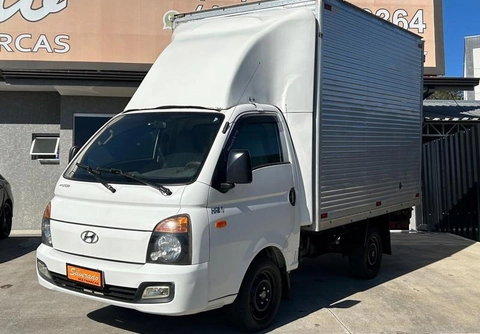 Hyundai HR 2.5 4WD Diesel 2014 Branco — foto 1 de 3