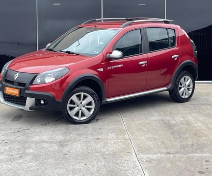 Renault Sandero 2013 Vermelho — foto 1 de 3