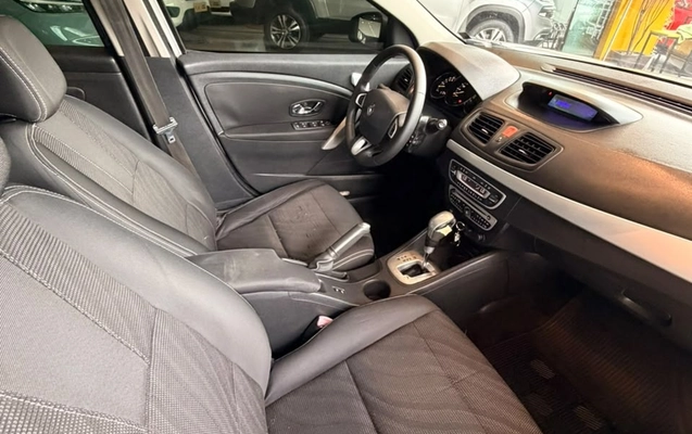 imagem-https://www.socarrao.com.br/sc-vehicle-images-prod/4036705/1790103584549-ca612444-7d03-41c7-bc42-b26c5fcca465.jpg