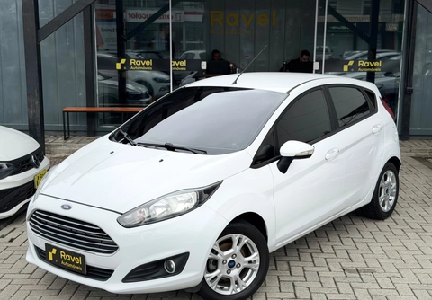 Ford Fiesta 2017 Branco — foto 1 de 3