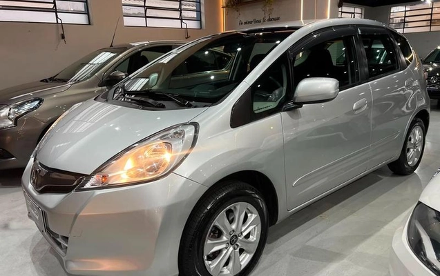 imagem-https://www.socarrao.com.br/sc-vehicle-images-prod/4037168/1790104710264-8222230_1_B_6d015c64b4.jpeg