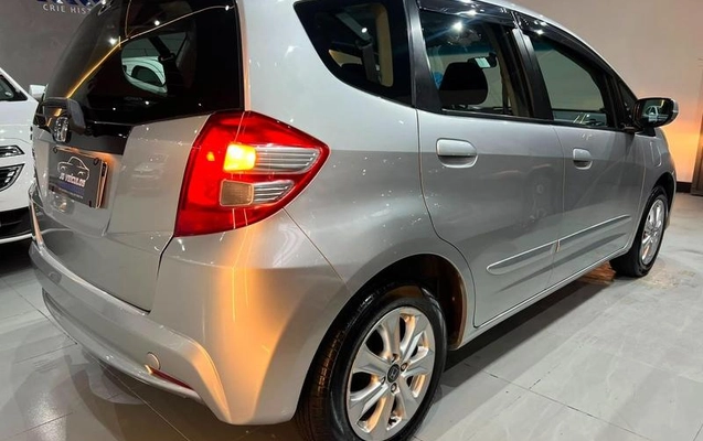 imagem-https://www.socarrao.com.br/sc-vehicle-images-prod/4037168/1790104710268-8222230_4_B_52e9da405d.jpeg