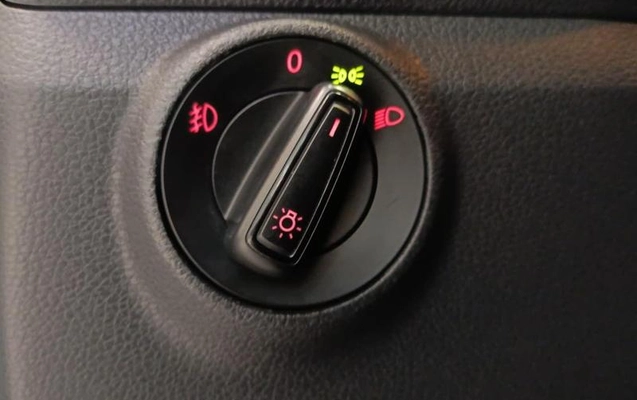 imagem-https://www.socarrao.com.br/sc-vehicle-images-prod/4037170/1790105943023-8478784_13_B_4206b4c79f.jpeg