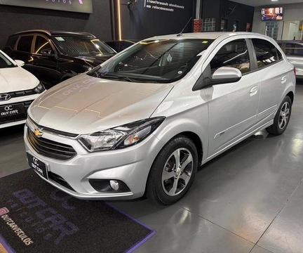 Chevrolet Onix 2017 Prata — foto 1 de 3