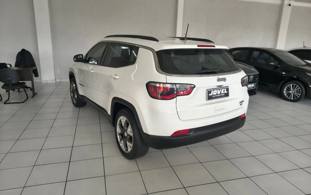 imagem-https://www.socarrao.com.br/sc-vehicle-images-prod/4037651/1790105851750-e2bc9cfd-309d-4363-bb2f-a2d0f9567755.jpg