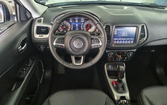 imagem-https://www.socarrao.com.br/sc-vehicle-images-prod/4037651/1790105851751-c9c54da6-4bc3-43d8-8fee-038a0378539e.jpg