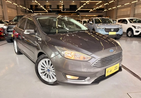 Ford Focus 2017 Cinza — foto 1 de 3