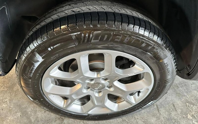 imagem-https://www.socarrao.com.br/sc-vehicle-images-prod/4037729/1790106546832-7839439_9_B_95c15bad91.jpeg