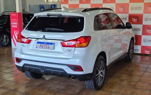imagem-https://www.socarrao.com.br/sc-vehicle-images-prod/4037847/1791487275336-8448968_7_B_d10207fa08.jpeg