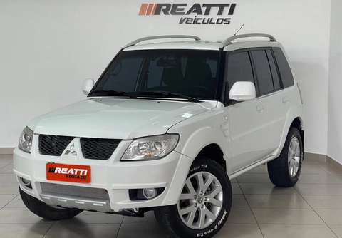 Mitsubishi Pajero TR4 2012 Branco — foto 1 de 3