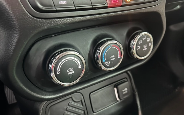 imagem-https://www.socarrao.com.br/sc-vehicle-images-prod/4038342/1790107211850-9_092203.jpg