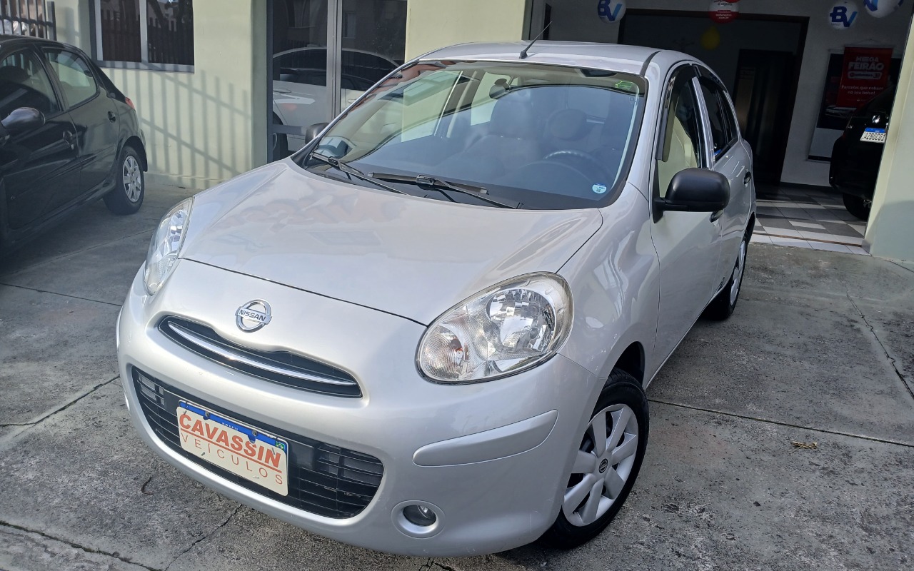 Nissan MARCH 2012 Prata — foto 1 de 3
