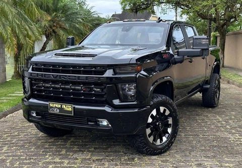 Chevrolet Silverado 2022 Preto — foto 1 de 3