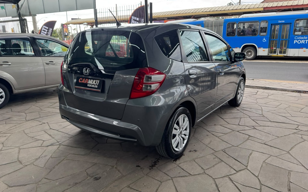 imagem-https://www.socarrao.com.br/sc-vehicle-images-prod/4039146/1790109041699-V2hhdHNBcHAgSW1hZ2UgMjAyNi0wOS0yMiBhdCAxNy4yNi41Ni5qcGVn.jpeg