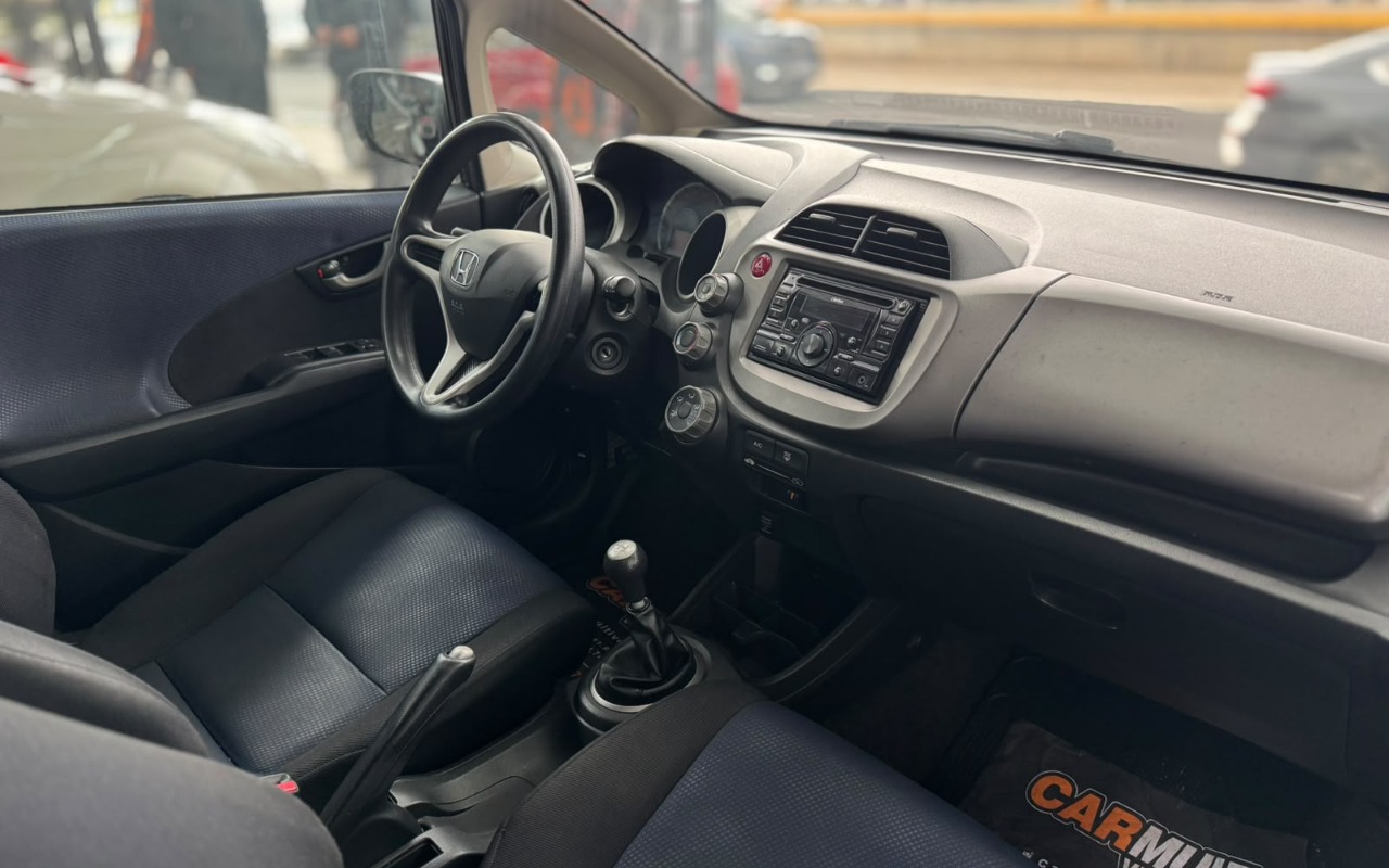 imagem-https://www.socarrao.com.br/sc-vehicle-images-prod/4039146/1790109041923-V2hhdHNBcHAgSW1hZ2UgMjAyNi0wOS0yMiBhdCAxNy4yNi41NiAoNCkuanBlZw.jpeg