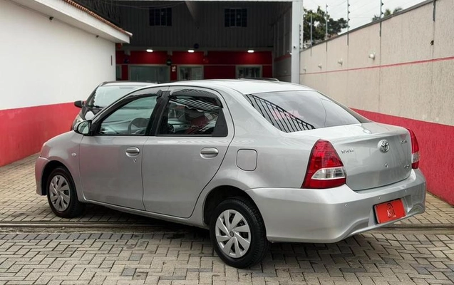 imagem-https://www.socarrao.com.br/sc-vehicle-images-prod/4039176/1790110111500-8475840_13_B_2ae6902b5c.jpeg