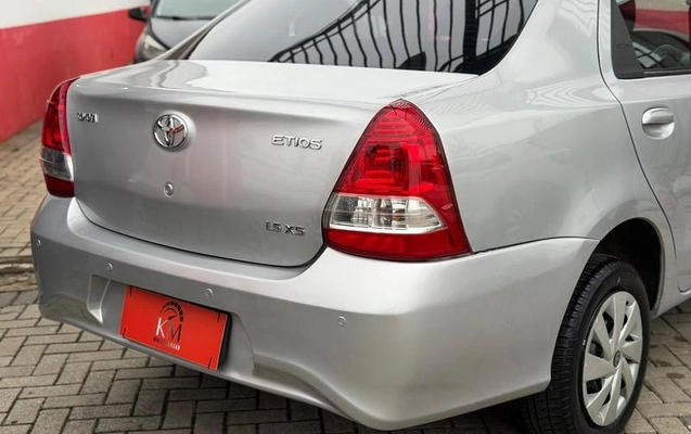 imagem-https://www.socarrao.com.br/sc-vehicle-images-prod/4039176/1790110111505-8475840_10_B_936414a56b.jpeg
