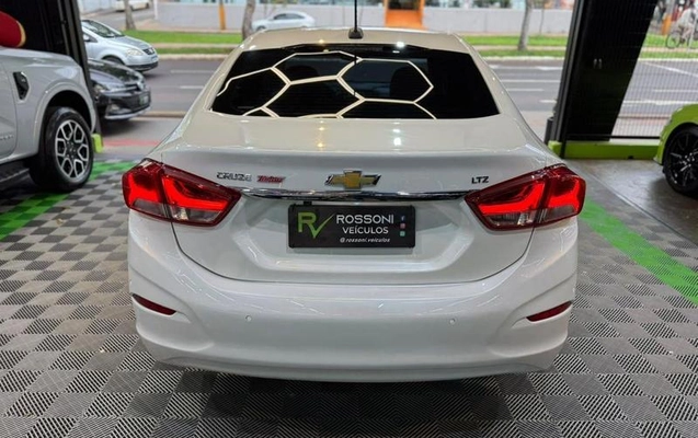 imagem-https://www.socarrao.com.br/sc-vehicle-images-prod/4039285/1790109265136-8503003_6_B_dba8ef8e03.jpeg