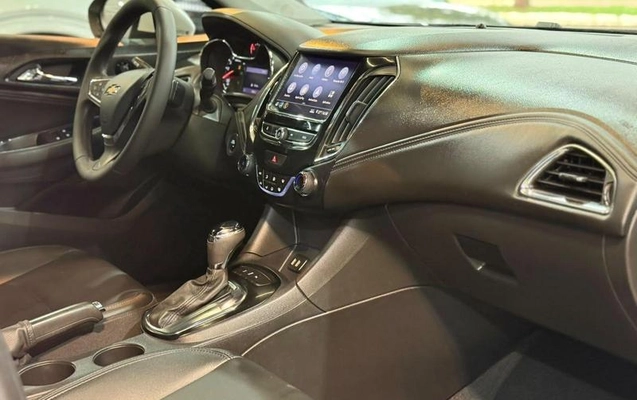 imagem-https://www.socarrao.com.br/sc-vehicle-images-prod/4039285/1790109265148-8503003_14_B_1971de14c3.jpeg