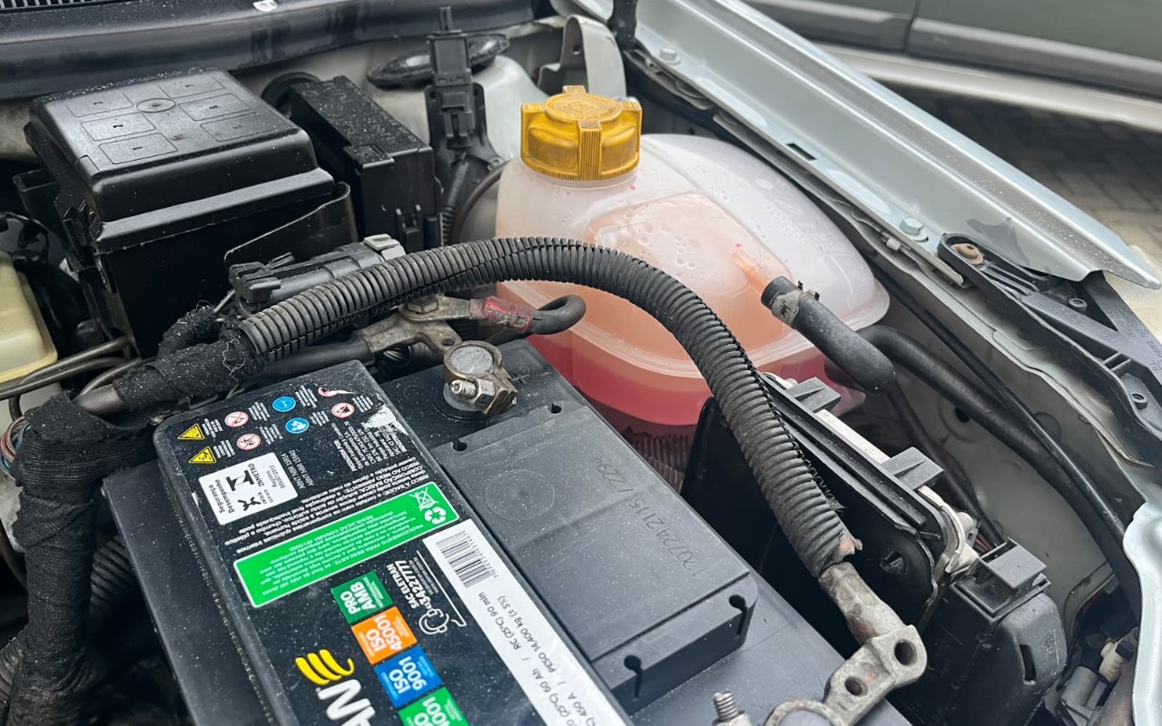 imagem-https://www.socarrao.com.br/sc-vehicle-images-prod/4039306/1790109296594-NzQ1ZmE1YzUtNTBlZS00NmFmLTg2MGUtNmNkZGE5YjI3YTBjLmpwZWc.jpeg