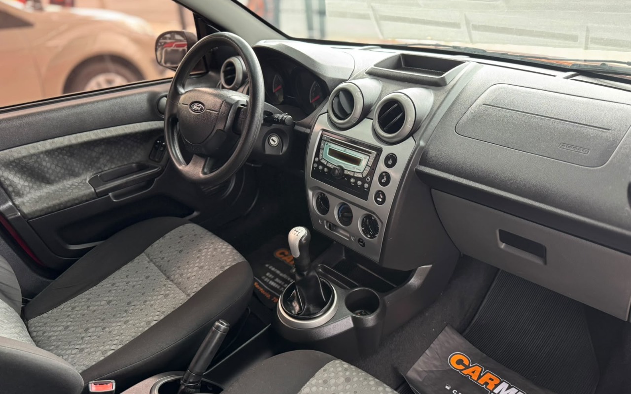 imagem-https://www.socarrao.com.br/sc-vehicle-images-prod/4039465/1790109456888-V2hhdHNBcHAgSW1hZ2UgMjAyNi0wOS0yMiBhdCAxNy4zMy4wMCAoMSkuanBlZw.jpeg