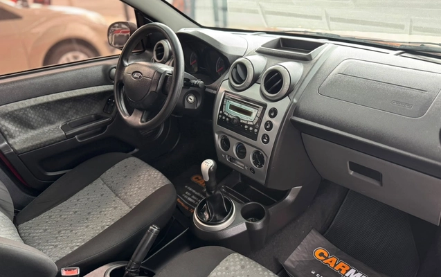 imagem-https://www.socarrao.com.br/sc-vehicle-images-prod/4039465/1790109456888-V2hhdHNBcHAgSW1hZ2UgMjAyNi0wOS0yMiBhdCAxNy4zMy4wMCAoMSkuanBlZw.jpeg