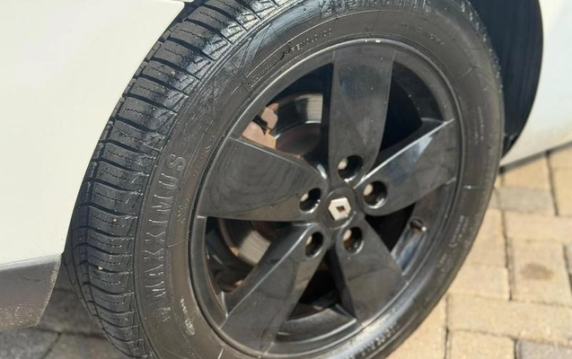 imagem-https://www.socarrao.com.br/sc-vehicle-images-prod/4039529/1790109513307-8498818_12_B_2aadd1fef9.jpeg