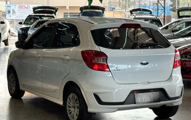 imagem-https://www.socarrao.com.br/sc-vehicle-images-prod/4039579/1790109660428-5_054927.jpg