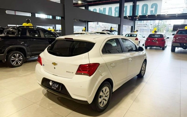 imagem-https://www.socarrao.com.br/sc-vehicle-images-prod/4039611/1790109766245-8474367_0_B_d6f68f9556.jpeg