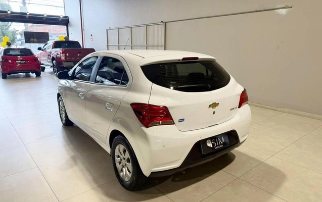 imagem-https://www.socarrao.com.br/sc-vehicle-images-prod/4039611/1790109766250-8474367_8_B_b140d51077.jpeg