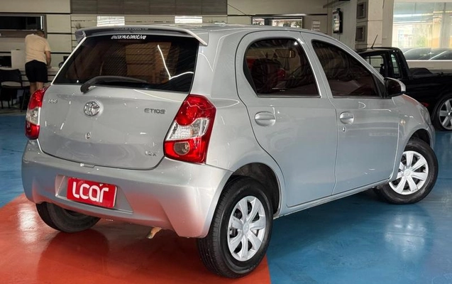 imagem-https://www.socarrao.com.br/sc-vehicle-images-prod/4039885/1790110177595-8500978_11_B_afc651a3d3.jpeg