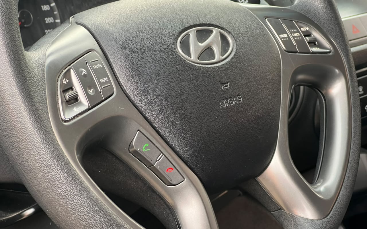 imagem-https://www.socarrao.com.br/sc-vehicle-images-prod/4039962/1790110561226-V2hhdHNBcHAgSW1hZ2UgMjAyNi0wOS0yMiBhdCAxNy4xMC4yMiAoMikuanBlZw.jpeg