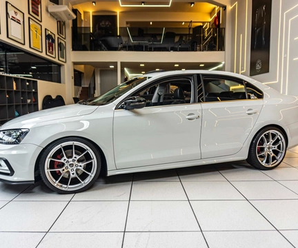 Volkswagen Jetta 2016 Branco — foto 1 de 3