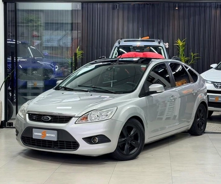 Ford Focus 2012 Prata — foto 1 de 3