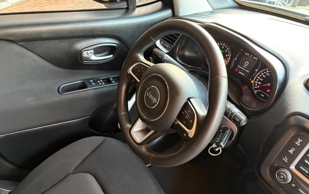 imagem-https://www.socarrao.com.br/sc-vehicle-images-prod/4040076/1790112035454-8428601_7_B_6457cc876a.jpeg