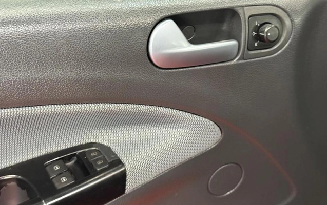 imagem-https://www.socarrao.com.br/sc-vehicle-images-prod/4040097/1790110809035-8376917_4_B_d0817c2b9c.jpeg