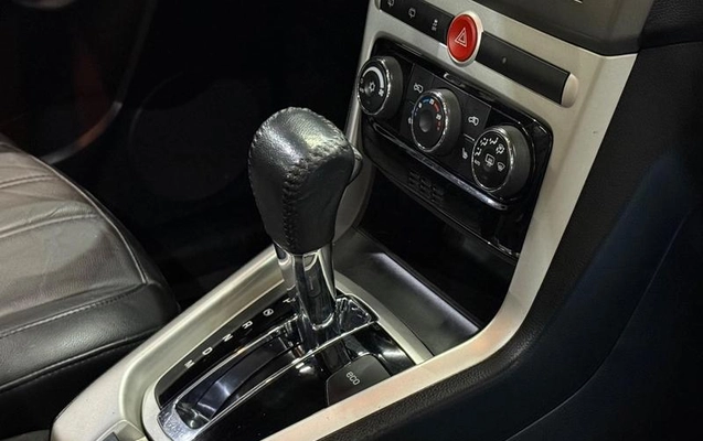 imagem-https://www.socarrao.com.br/sc-vehicle-images-prod/4040157/1790110907577-8501657_5_B_384ae51248.jpeg