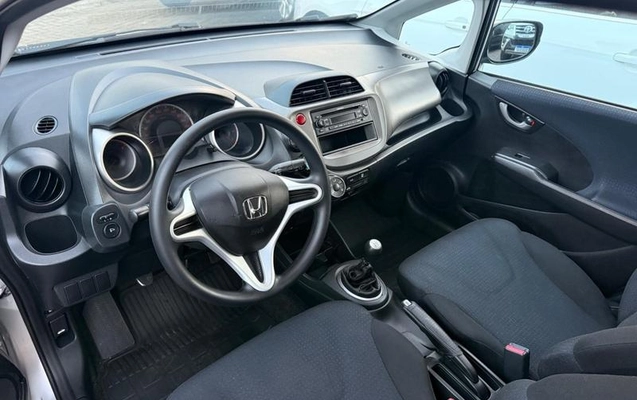imagem-https://www.socarrao.com.br/sc-vehicle-images-prod/4040250/1791238111318-8476557_15_B_e38a0ced1b.jpeg