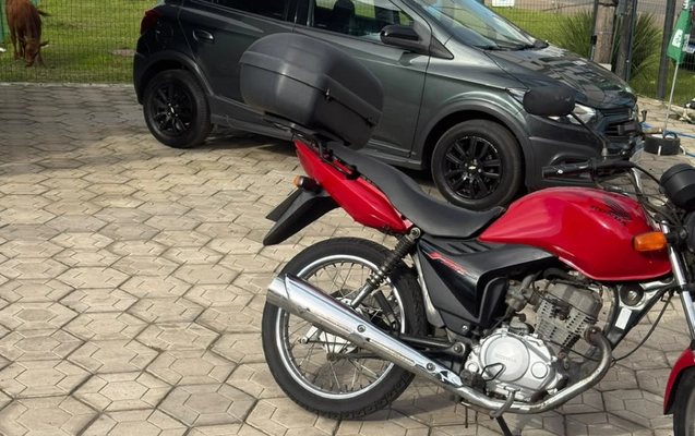imagem-https://www.socarrao.com.br/sc-vehicle-images-prod/4040301/1790111096529-OlYCgPDcMZudyb9Xn6rIViBbQGqd6JEE.jpg