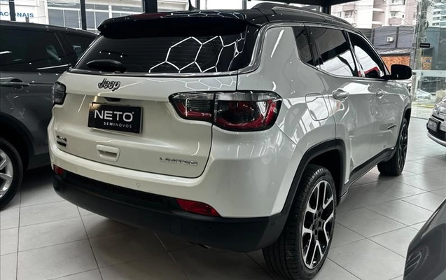 imagem-https://www.socarrao.com.br/sc-vehicle-images-prod/4040327/1790111485568-RDU-3F32_10.jpg