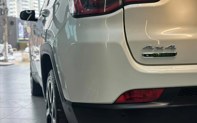 imagem-https://www.socarrao.com.br/sc-vehicle-images-prod/4040327/1790111485570-RDU-3F32_20.jpg