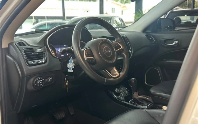 imagem-https://www.socarrao.com.br/sc-vehicle-images-prod/4040327/1790111485575-RDU-3F32_16.jpg