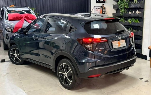 imagem-https://www.socarrao.com.br/sc-vehicle-images-prod/4040375/1790111629285-8446745_9_B_b1bc1eea2d.jpeg