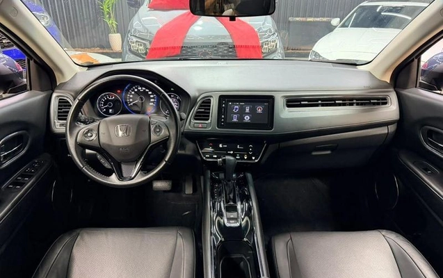 imagem-https://www.socarrao.com.br/sc-vehicle-images-prod/4040375/1790111629288-8446745_12_B_50c63437ef.jpeg