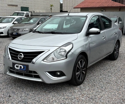 Nissan VERSA 2018 Prata — foto 1 de 3
