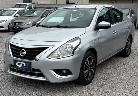 Nissan VERSA 2018 Prata — foto 1 de 3