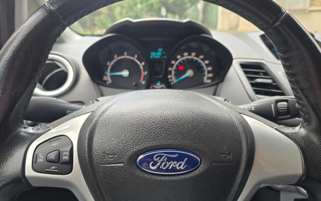 imagem-https://www.socarrao.com.br/sc-vehicle-images-prod/4040573/1790111867842-SU1HLTIwMjYwOTIyLVdBMDI3Mi5qcGc.jpg